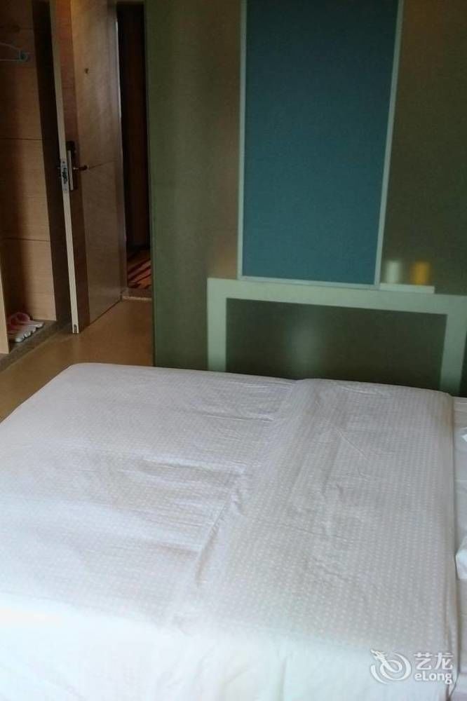 Luck 7 Inn Yichang Cbd Exterior foto